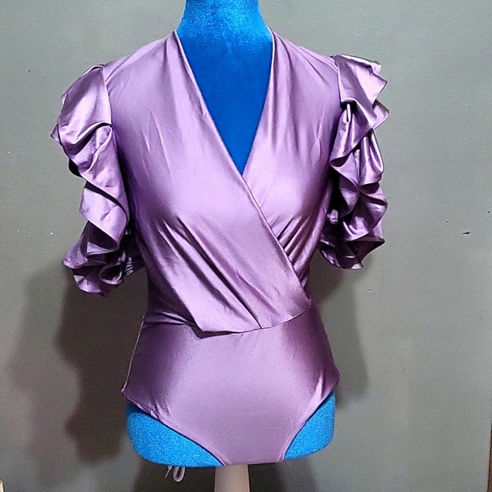 Lila bodysuit small